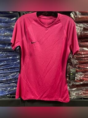 Nike Tiempo Premier Soccer Jersey NWT Women’s Medium Pink Dri-Fit 894495-662